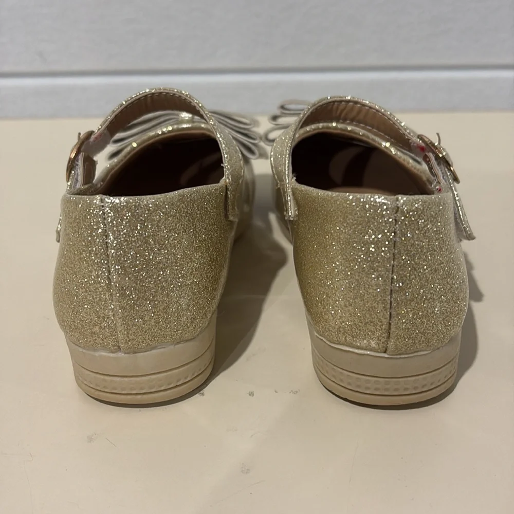 Pipperdoodles by Pip Squeak’s Boutique Sparkly Gold Bow Shoes